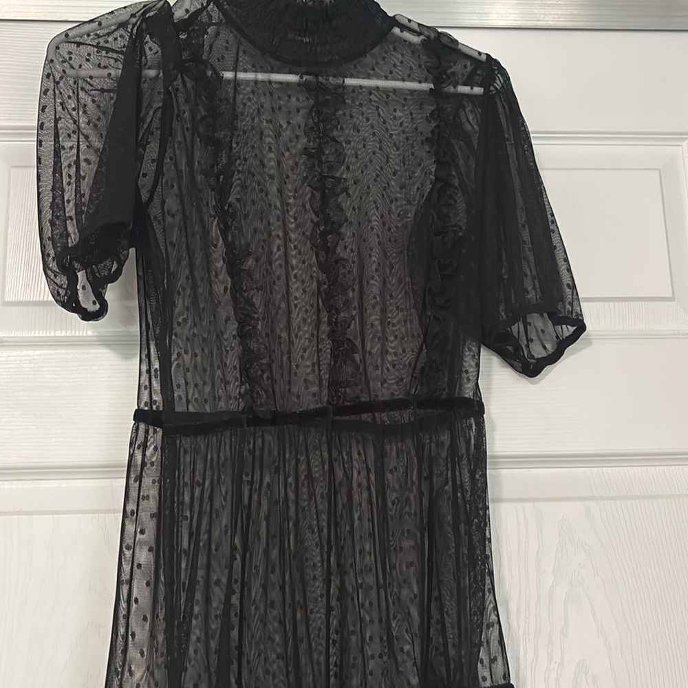 Divided Midi Lace Dress
